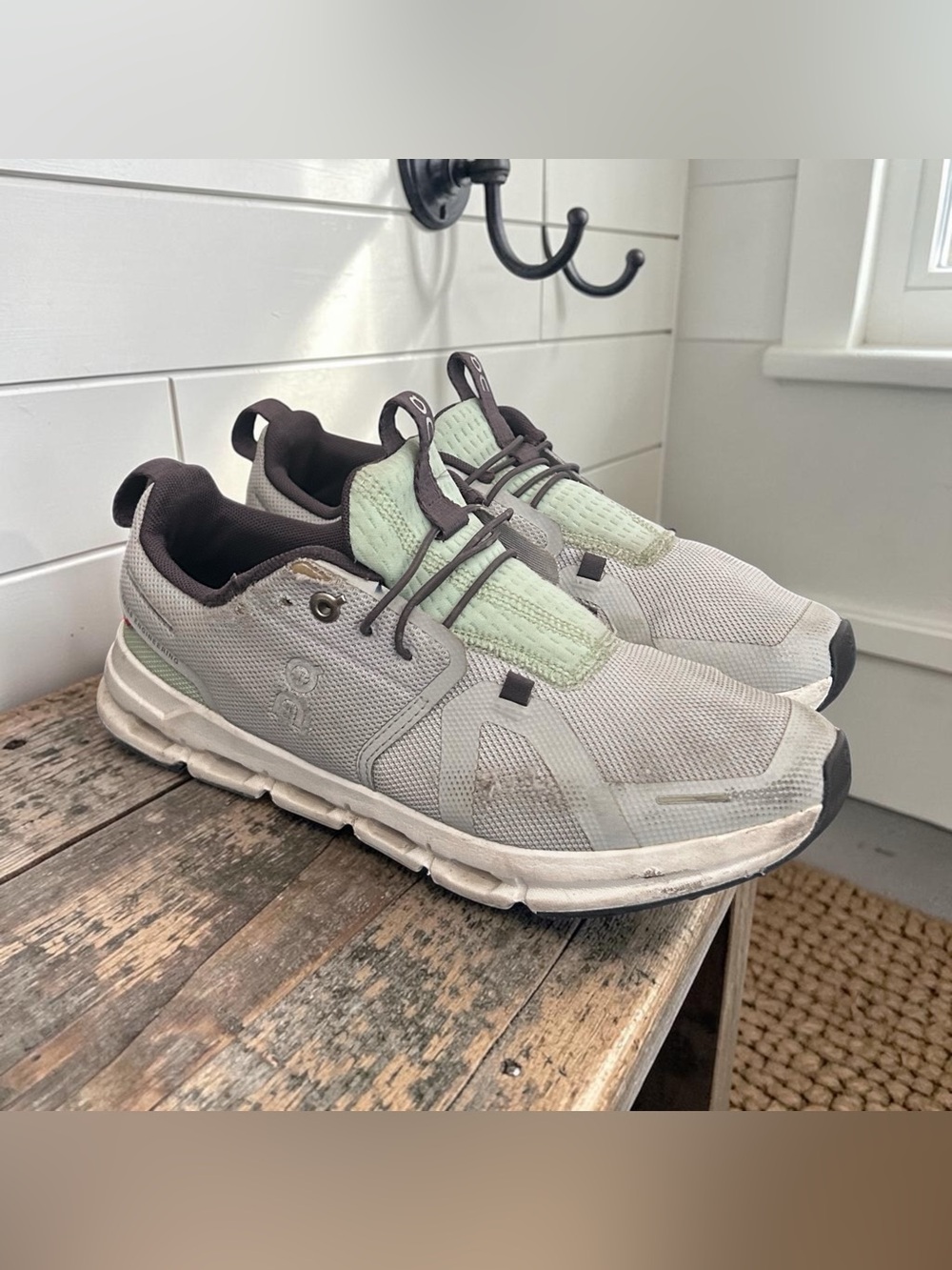 On Cloud 5 Gray Mint Running Shoes Women’s 6.5 Youth 5